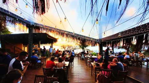 Bar do Meio Noronha