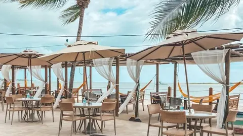 Catamaran Praia Beach Club