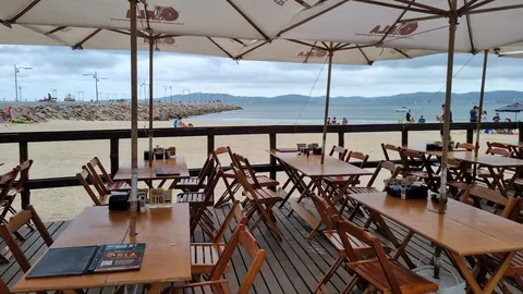 Orla • Restaurante - Petiscaria a Beira Mar