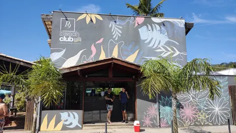 P9 Beach Club
