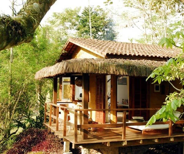 Pousada Bromélias: cachoeira privativa e ofurô na mata de Paraty