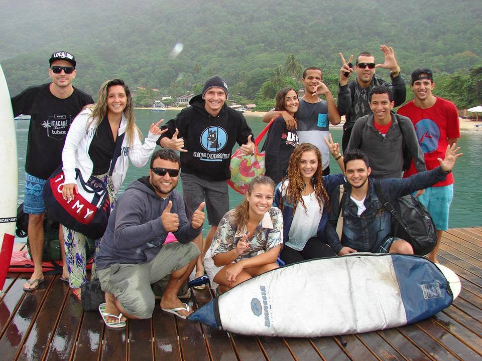 O grupo no deck de madeira, na chegada à Vila do Abraão