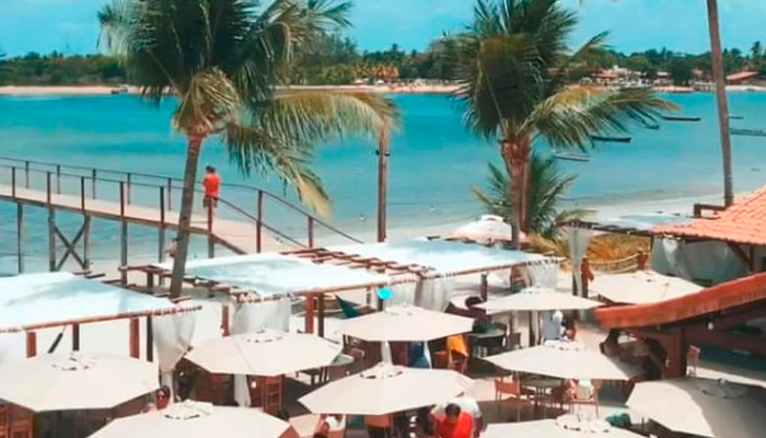 catamaran praia beach club