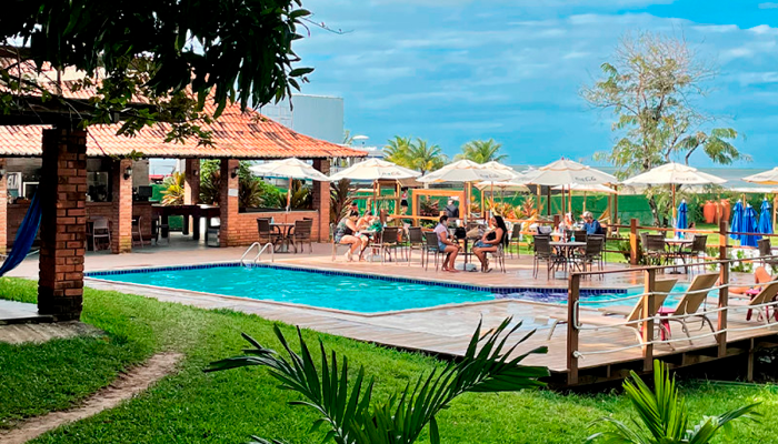 catamaran praia beach club